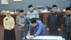 Kerja Demi Rakyat, DPRD dan Pemko Padang Bahas APBD Perubahan di Malam Minggu