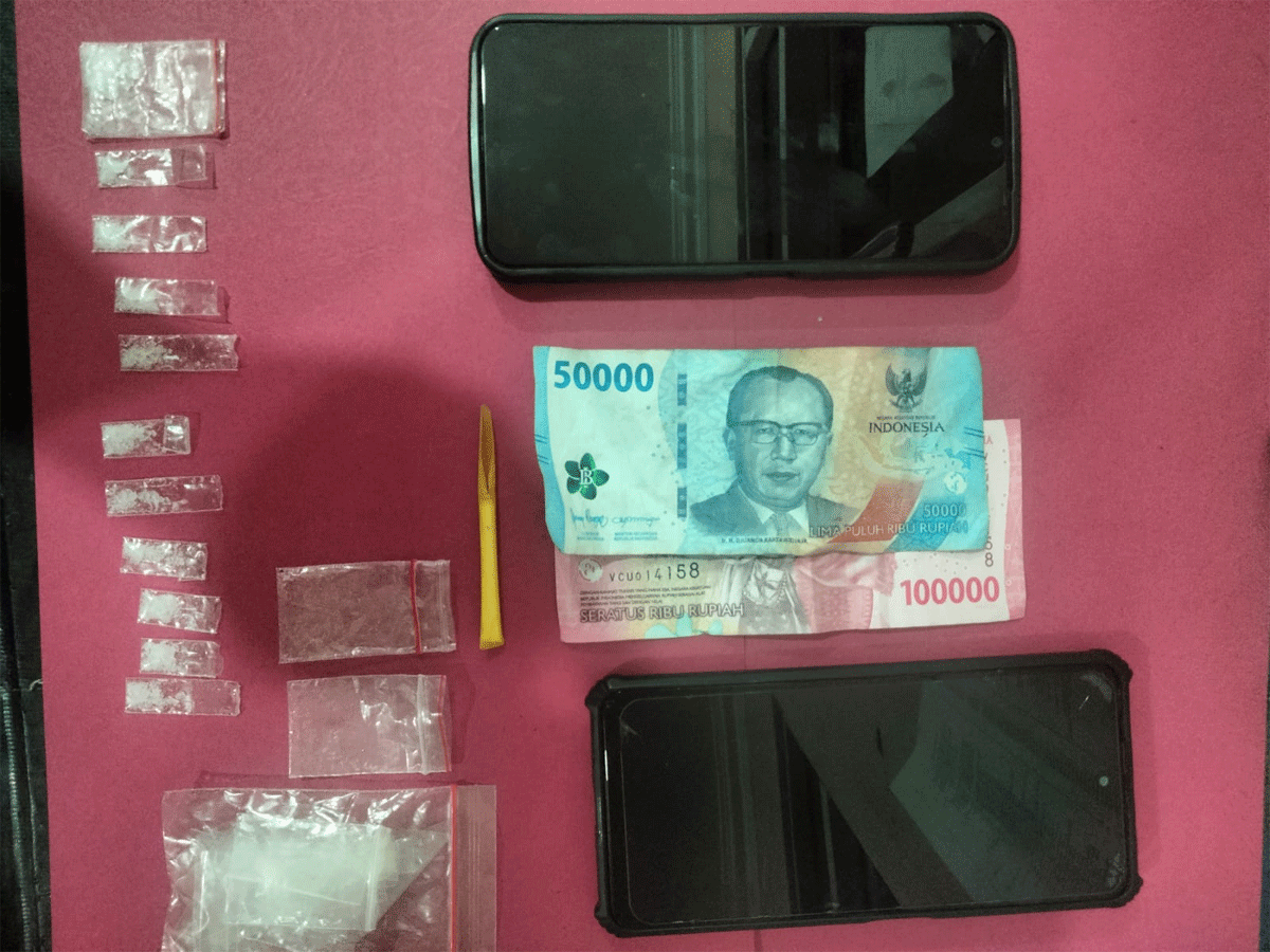 Barang bukti yang diamankan polisi.