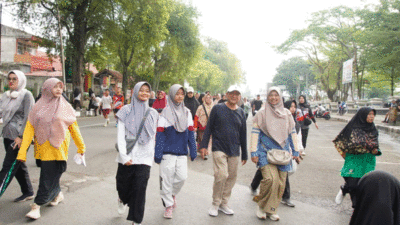 Warga antusias ikuti car free day di Batusangkar. (Prokopim)