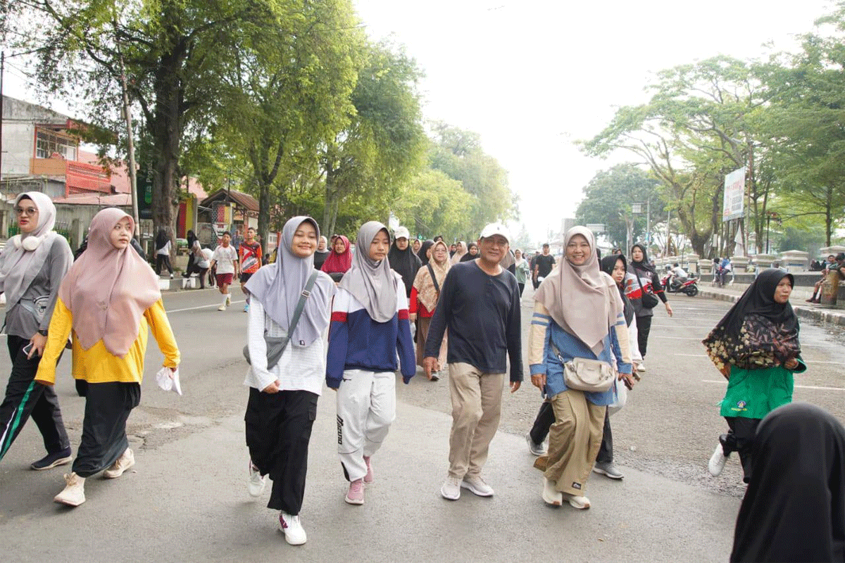 Warga antusias ikuti car free day di Batusangkar. (Prokopim)