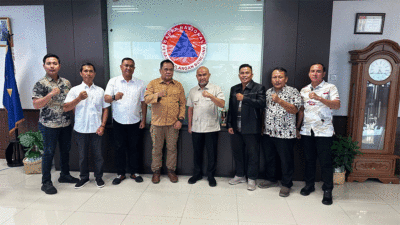 Foto bersama di BNPB.