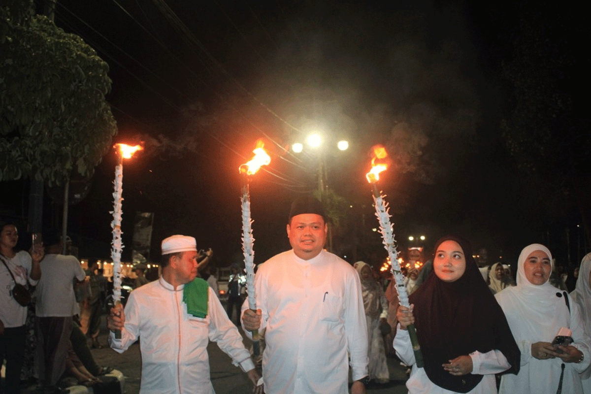 Pemerintah Kabupaten Bungo menyambut tahun baru Islam 1 Muharram 1447 Hijriah dengan menggelar rangkaian kegiatan religius berupa pawai obor, istighosah dan doa bersama.