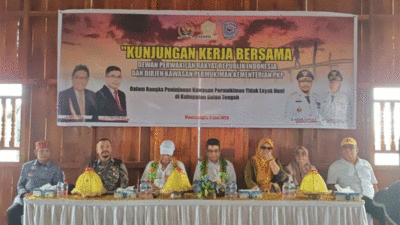 Kunjungi Kampung Bajau, Dirjen PKP Beri Kabar Gembira, Bupati Buton Tengah Beri Apresiasi