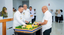 Bupati Azhari menggelar syukuran sederhana dalam rangka memperingati hari ulang tahunnya yang ke-49.
