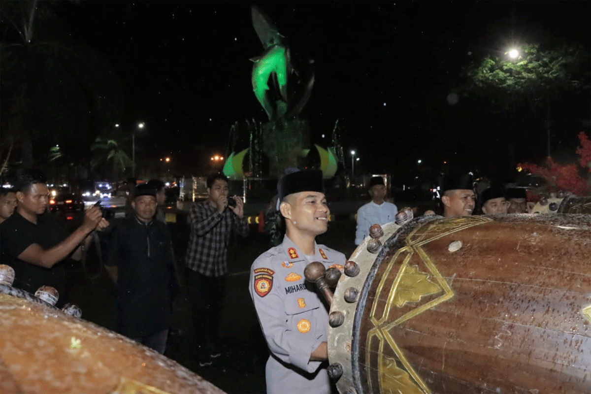 Kapolres Kampar takbiran bersama masyarakat