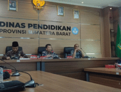 Pemprov Sumbar Sediakan Hampir 100 Ribu Kursi untuk Siswa Baru SMA dan SMK 9 Pemprov Sumbar Sediakan Hampir 100 Ribu Kursi untuk Siswa Baru SMA dan SMK