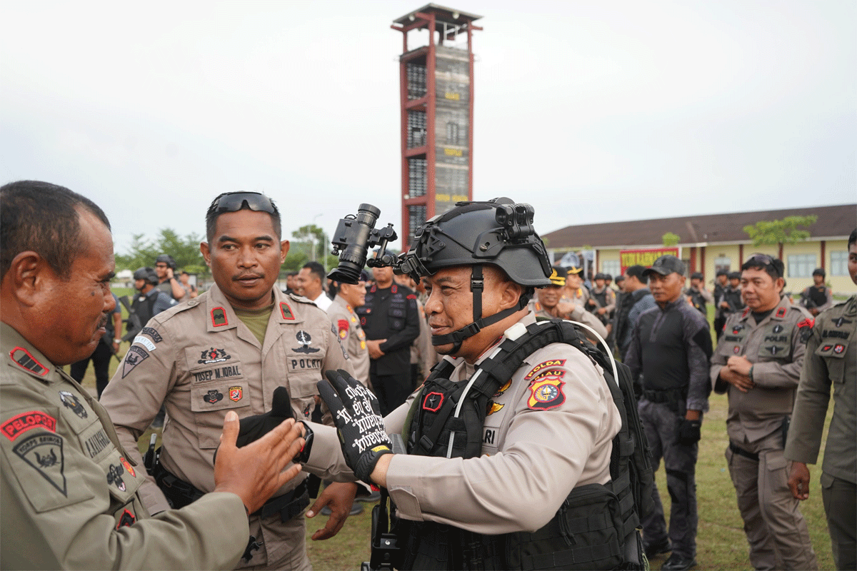 Wakapolda Riau, Brigjen Jossy Kusumo pimpin upacara penutupan pelatihan Tim Rabu Anti Geng dan Anarkisme (RAGA) gelombang kedua 2025 yang berlangsung di Lapangan Upacara Sekolah Polisi Negara (SPN) Polda Riau, Sabtu (31/5/2025).
