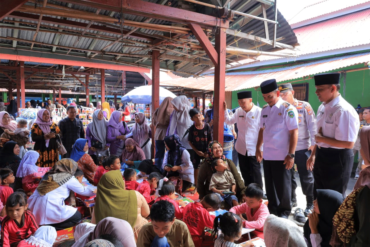 -Gebyar PAUD di Kecamatan Padang Gelugur berlangsung meriah. Acara itu dihadiri Wakil Bupati Pasaman, Parulian Dalimunthe di palataran Pasar Inpres Tapus, Rabu (11/6/2025).
