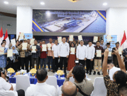 Menteri AHY Serahkan 160 Sertipikat Tanah ke Pemda dan Masyarakat Sulteng 6 Menteri AHY Serahkan 160 Sertipikat Tanah ke Pemda dan Masyarakat Sulteng