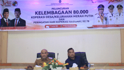 Bupati Dedy Putra mengikuti peluncuran Kopdes Merah Putih dari di aula Bappeda Pemkab Bungo. (kominfo)