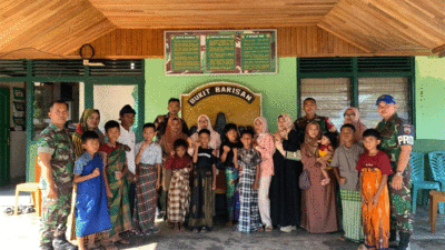 Anggota Babinsa Koramil 03/Pulau Punjung, Rabu (9/6/2025) adakan suntan gratis terhadap warga kurang mampu. Sunat massal itu diadakan di ruangan Koramil 03/Pulau Punjung.