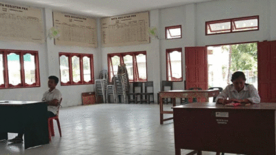 Tim penjaringan dan penyaringan menggelar ujian seleksi secara tertulis yang dilaksanakan di aula Kantor Camat Gunungsitoli Idanoi, Selasa (22/7/2025).