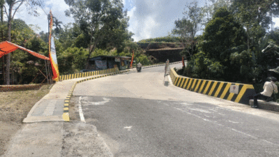 Jalan mulus menuju Lubuk Mato Kuciang.