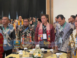 Pejabat Pesisir Barat Ikut Rakor di KPK, Wakil Ketua KPK: Kalau Merasa Gaji Kurang Silahkan Berhenti, Banyak yang Mau Menggantikan 7 Pejabat Pesisir Barat Ikut Rakor di KPK, Wakil Ketua KPK: Kalau Merasa Gaji Kurang Silahkan Berhenti, Banyak yang Mau Menggantikan