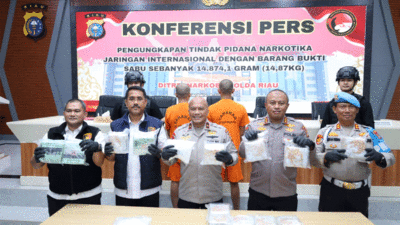 Subdit III Ditresnarkoba Polda Riau tangkap dua kurir narkotika internasional