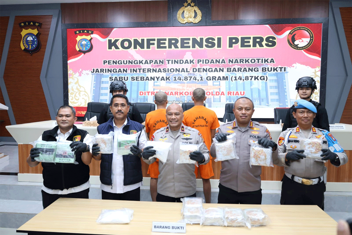 Subdit III Ditresnarkoba Polda Riau tangkap dua kurir narkotika internasional