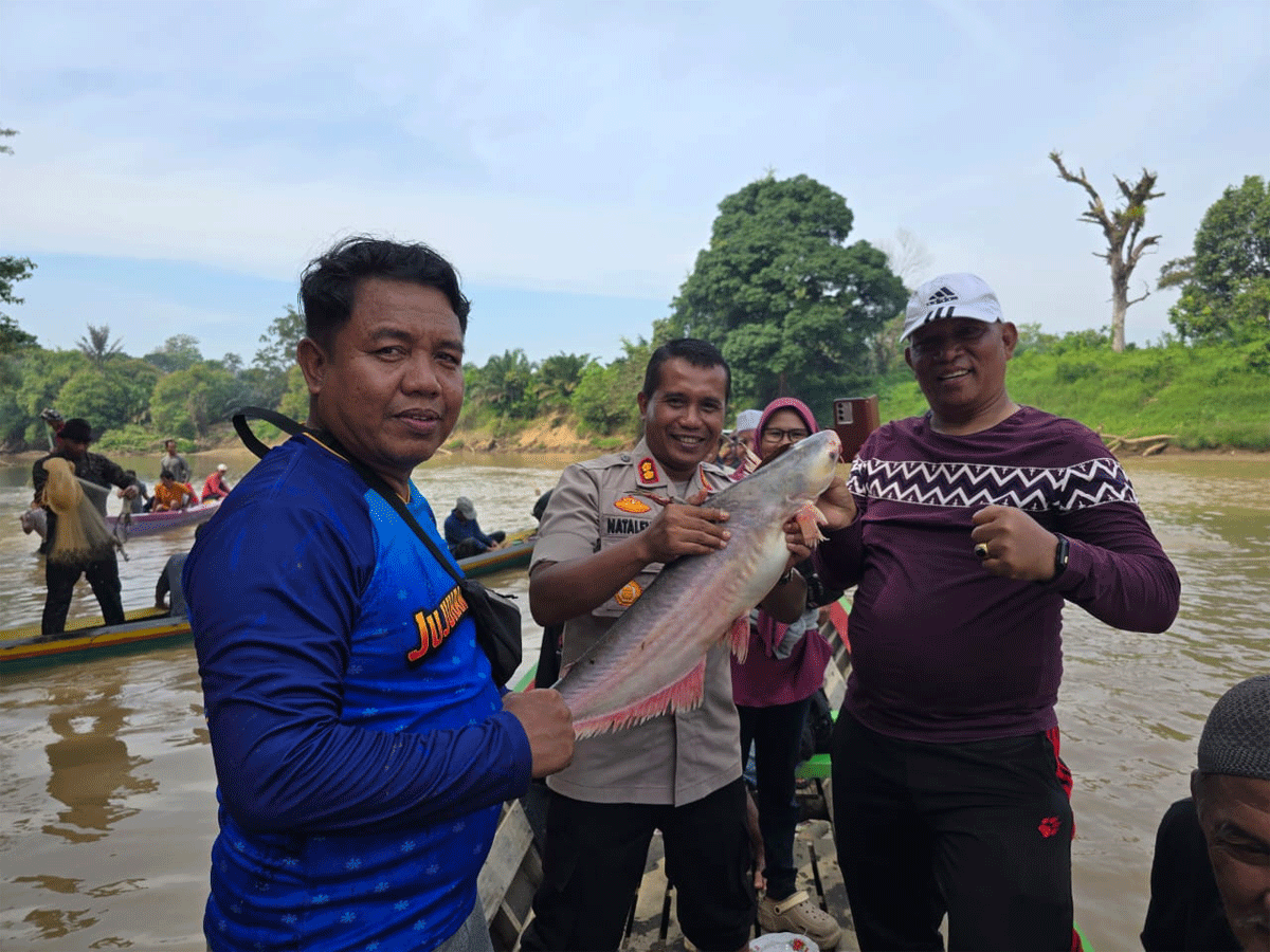 Kapolres Bungo hadiri pembukaan lubuk larangan. (humas polres bungo)