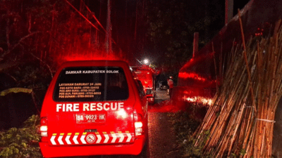 Armada yang dikirim ke lokasi untuk memadamkan api. (ist)
