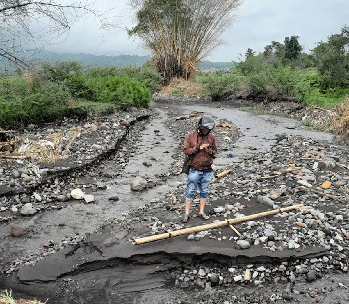 Sungai di Jorong Cangkiang, Nagari Batu Taba, Kecamatan Ampek Angkek, Agam, kembali mengalami pendangkalan parah.