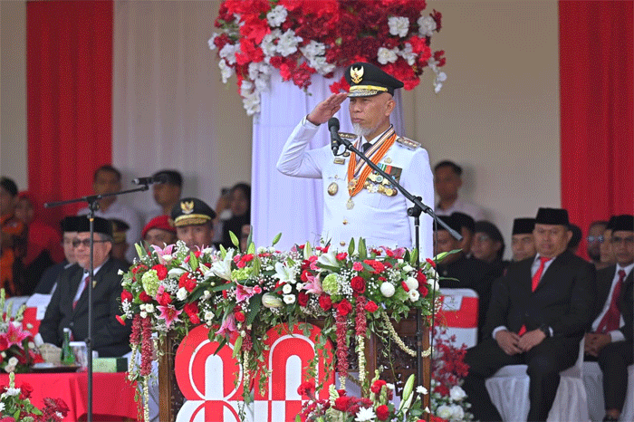Gubernur Mahyeldi pimpin upacara peringatan HUT RI tingkat Sumbar. (Biro Adpim)