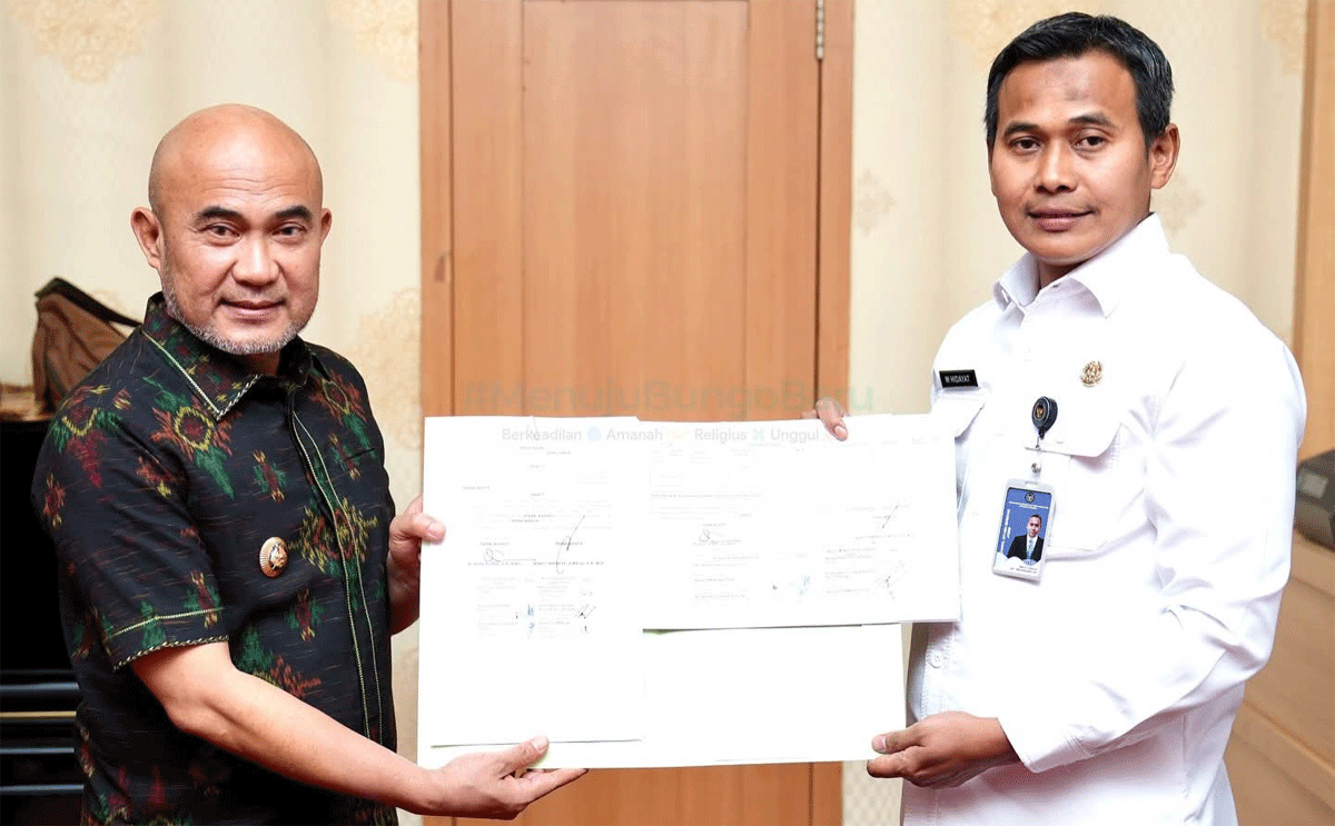 Pemerintah Kabupaten Bungo resmi menyerahkan hibah barang milik daerah (BMD) kepada Kantor Wilayah Direktorat Jenderal Imigrasi Jambi, Selasa (26/8/2025). (bungokab.go.id)