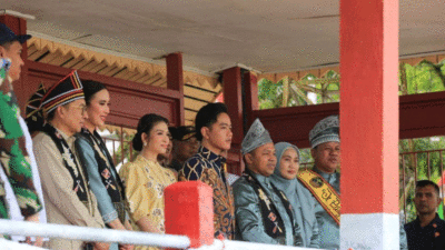 Wapres saksikan Pacu Jalur di Tepian Narosa. (riau.go.id)