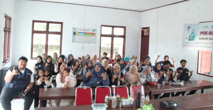 Foto bersama usai pengabdian masyarakat.