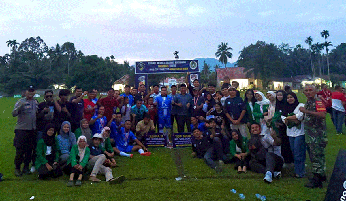 Legend Cup Sungai Dareh: Turnamen Kolaborasi IPPSD dan KKN Universitas Andalas 2025 1 Foto bersama pada final Legend Cup 1 Sungai Dareh