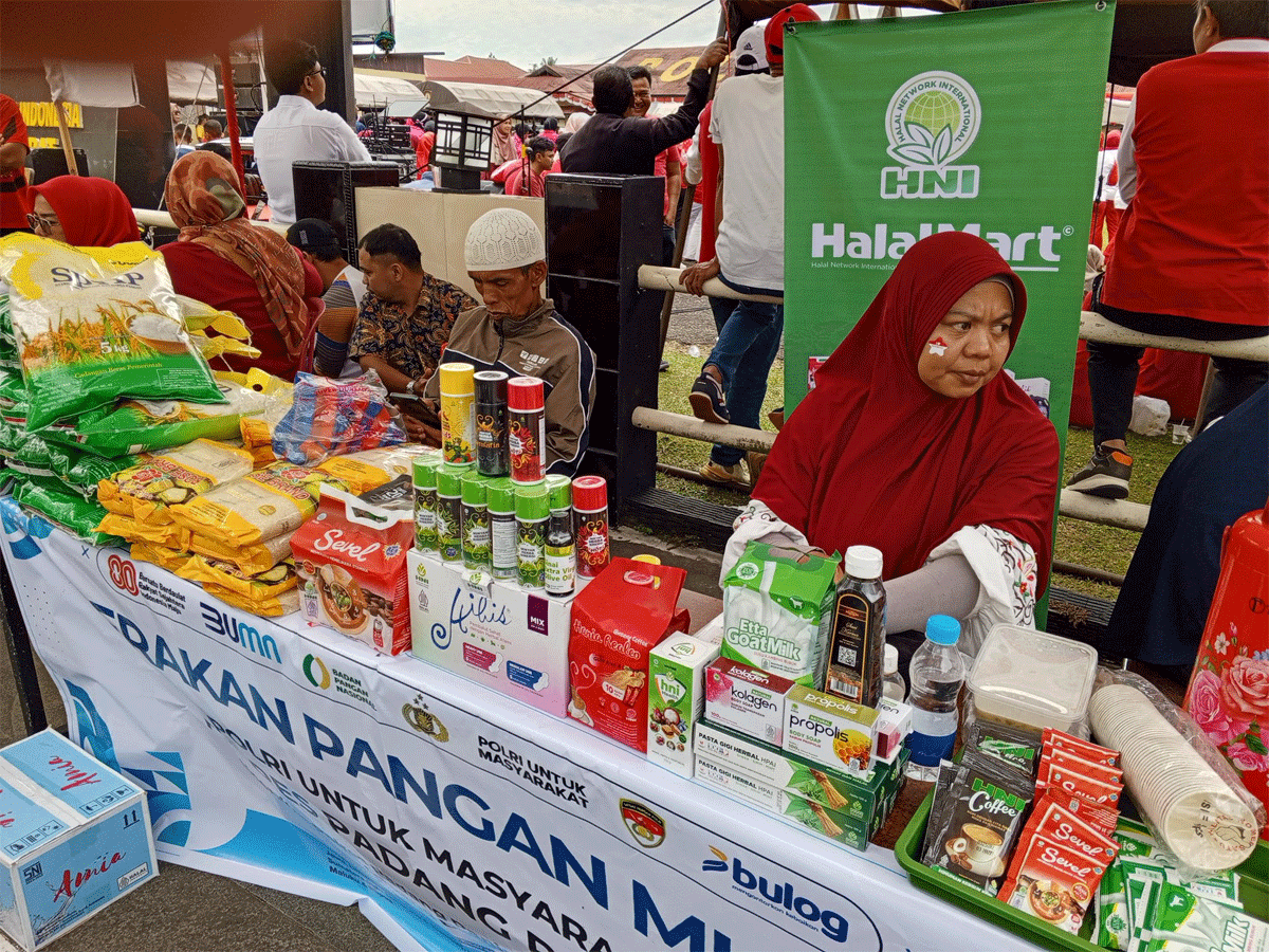 Pangan Murah Ramai Dikunjungi, Warga Dapat Sembako Harga Terjangkau 1 Pangan murah di Padang Panjang. (Kominfo)