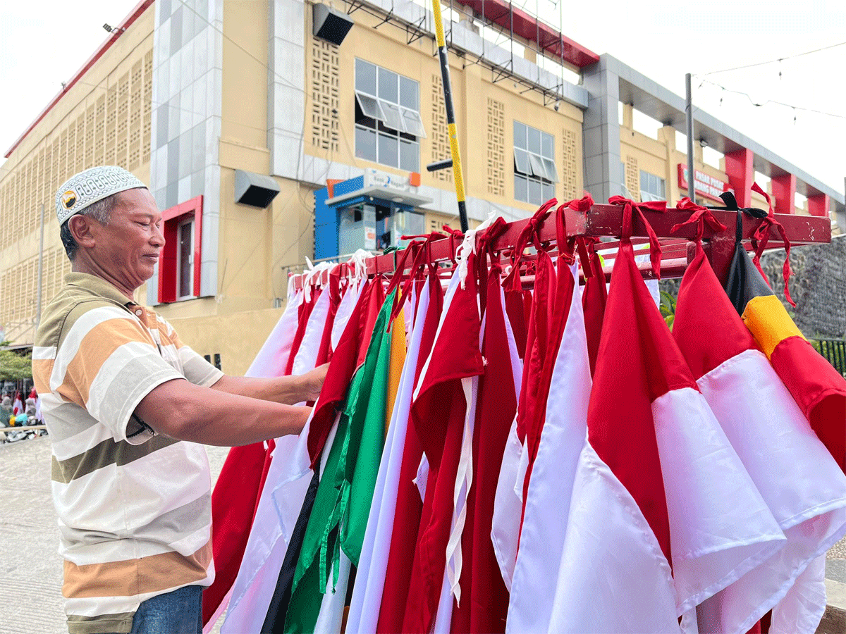 Pedagang bendera di Padang Panjang. (kominfo)