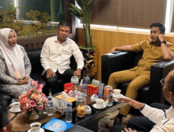 Bidan Pemberani dan Heroik dari Pasaman Dinobatkan Jadi Nakes Teladan Sumbar