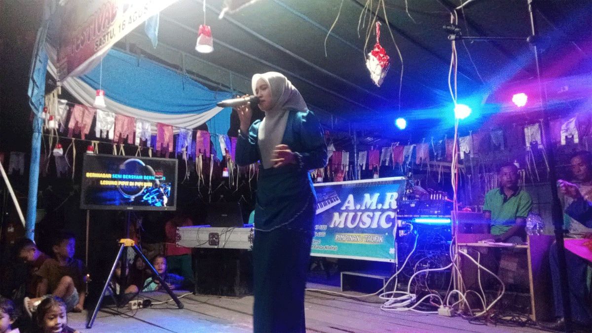 Penampilan peserta lomba.