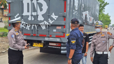 Razia terhada truk ODOL di Pekanbaru. (riau.go.id)