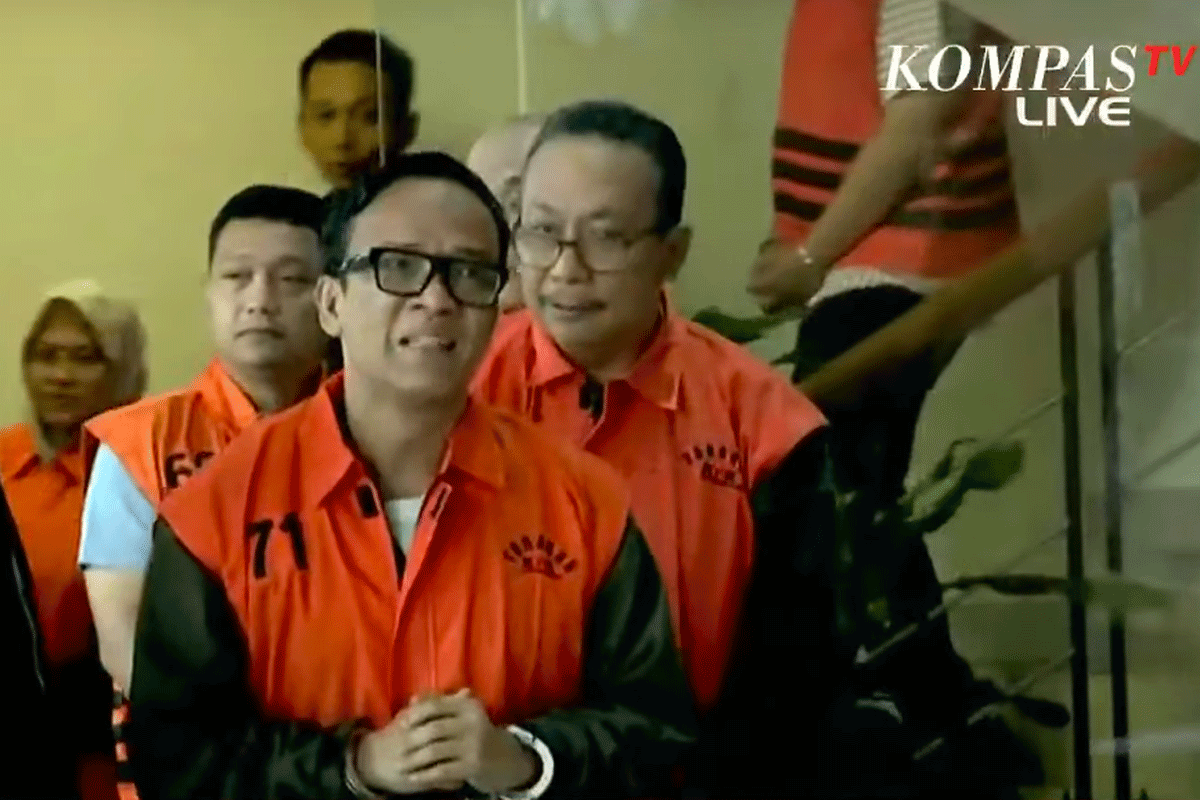 Wamenaker menangis di KPK.