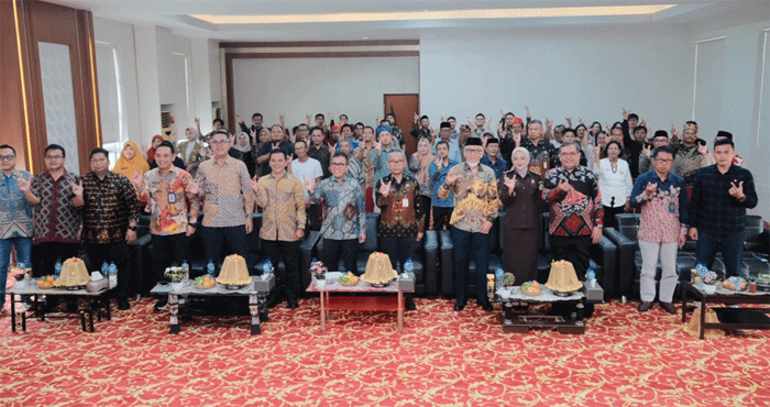Kementerian ATR/BPN Dorong Pendaftaran Tanah Ulayat di Luwu Timur 1 Foto bersama usai pelaksanaan sosialisasi.