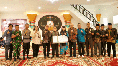 Penyerahan sertipikat.