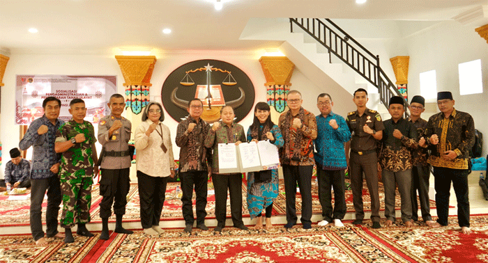 Penyerahan sertipikat.