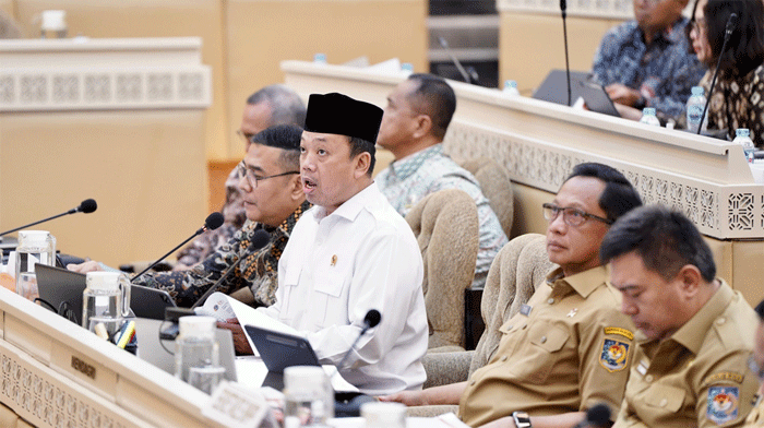 Menteri Agraria dan Tata Ruang/Kepala Badan Pertanahan Nasional (ATR/BPN), Nusron Wahid rapat dengar pendapat (RDP) dengan Komisi II DPR di Gedung Nusantara, Jakarta, Senin (15/9/2025).