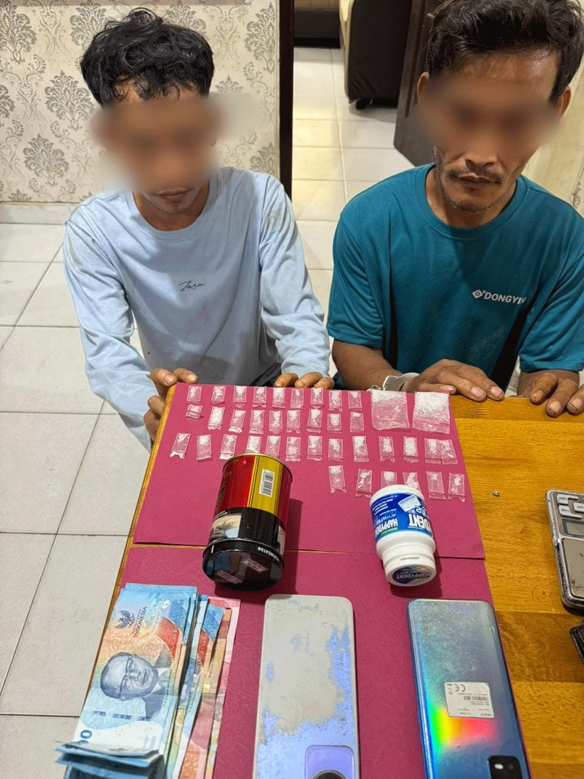 Tresangka dan barang bukti yang diamankan polisi.