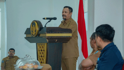 Bupati Buton Tengah, Azhari sampaikan sambutan. (Kominfo)