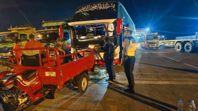 Bus yang mengalami kecelakaan di areal Pelabuhan Gilimanuk, Kabupaten Jembrana, Jumat (5/9/2025). (dok. Polsek Gilimanuk)