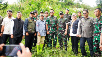 Peninjauan lahan yang disediakan Pemkab Solok untuk pembangunan Markas Korem 032/Wirabraja.