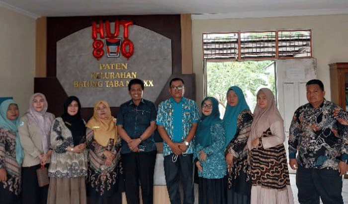 Wakil Ketua DPRD Kota Padang, Jupri bertemu dengan Lurah Batuang Taba Nan XX, Kecamatan Lubeg, Masrul, Kamis (4/9/2025).