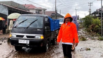 Aksi Bupati Kerinci Diapresiasi Saat Desa Tangkil Dilanda Banjir