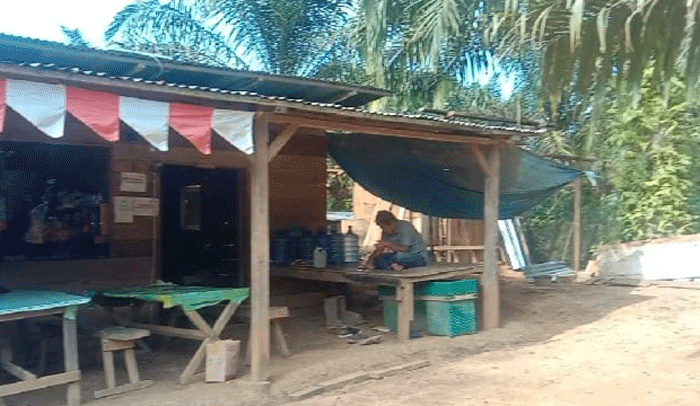Pemukiman warga di kawasan hutan lindung Bukit Betabuh.