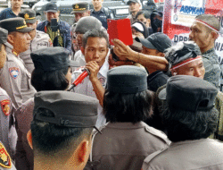 Tak Ditemui Wali Kota Gunungsitoli, Peserta Aksi Sempat Geram