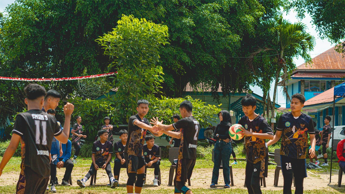 Kompetisi Basket, Voli dan Karate Semarakkan Birru Cup SMAN 1 Padang Panjang 1 Pertandingan bola voli. (kominfo)