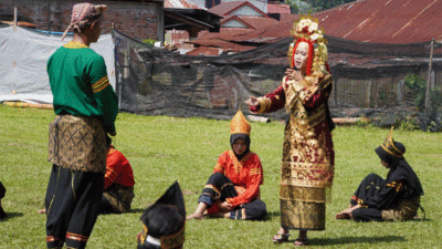 Penampilan kesenian Minangkabau. (kominfo)