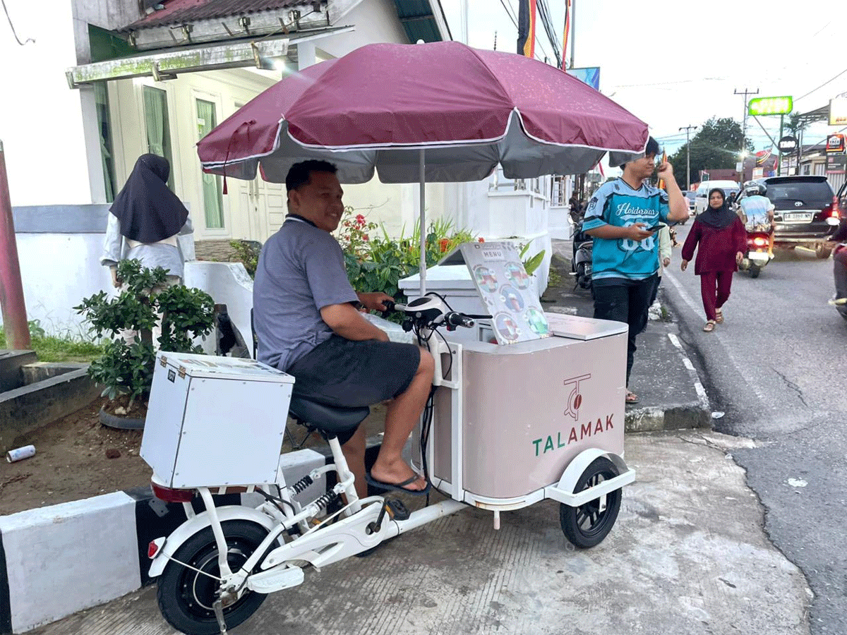 Pedagang kopi di Padang Panjang. (kominfo)