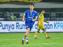 Babak Pertama, Persib Vs Persita Sama Kuat